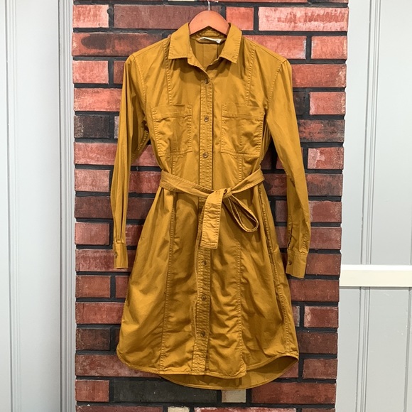 Everlane Utility Shirtdress - Picture 4 of 13